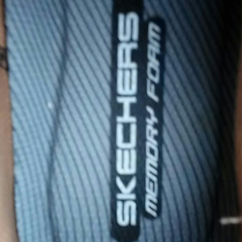 9.5 skechers